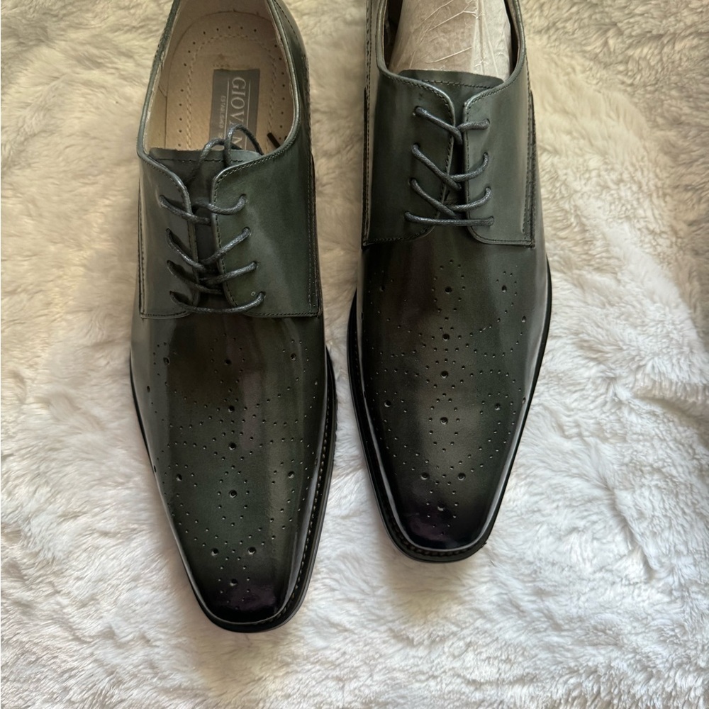 GIOVANNI Joel Gray Mens leather shoes size 11 new.